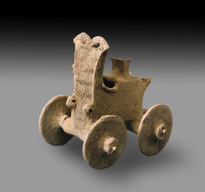 Modelo de carro prehistórico (arcilla cocida) de Prehistoric